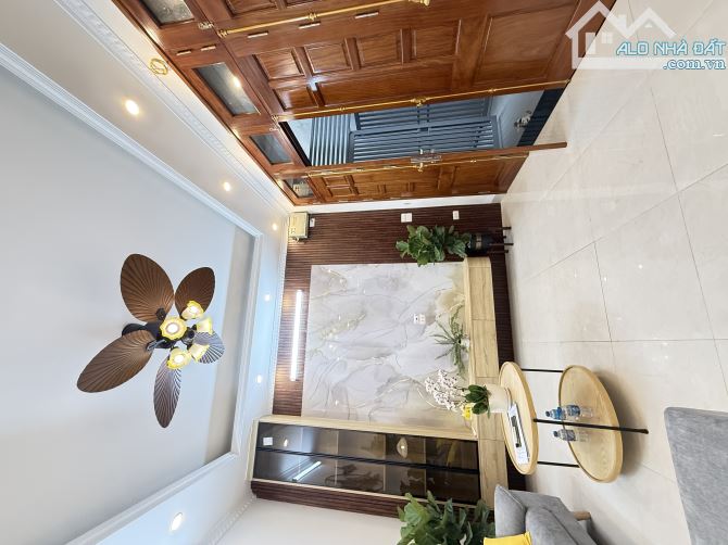 NHÀ ĐẸP PHỐ KIM NGƯU – NGÕ TO, THÔNG – MẶT TIỀN RỘNG HIẾM – Ở SƯỚNG