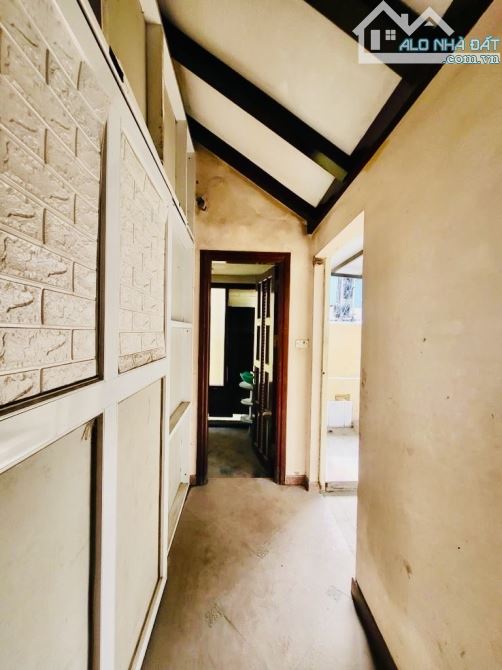 BÁN NHÀ VIEW HỒ ĐIỀU HÒA PHỐ GIÁP BÁT - GIẢI PHÓNG - Ô TÔ - DT 100M x 5T. GIÁ BÁN 26.35 TỶ