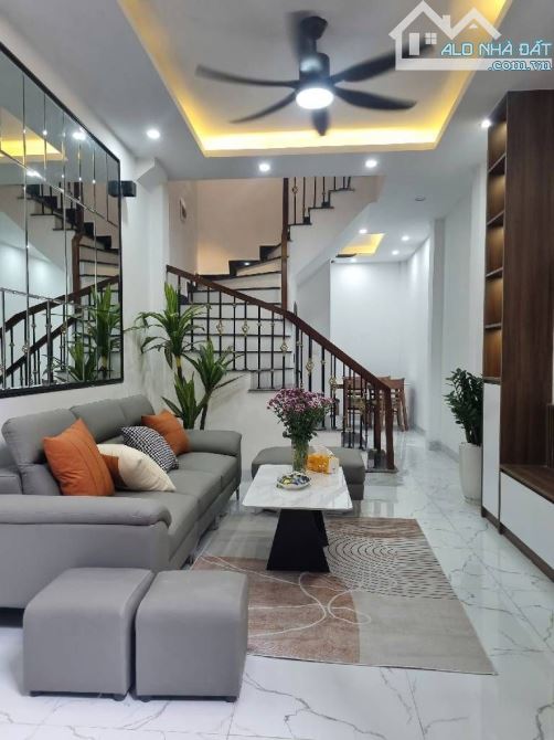 ĐỊNH CÔNG, HOÀNG MAI - NHỈNH 8 TỶ - XEM LÀ CHỐT - PHÂN LÔ HIẾM CÓ