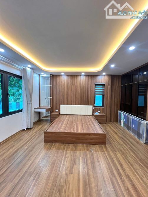 PHAN KẾ BÍNH - BA ĐÌNH - LÔ GÓC - FULL NỘI THẤT - 40m2 5 tầng mặt tiền 5m Giá 17.8 tỷ