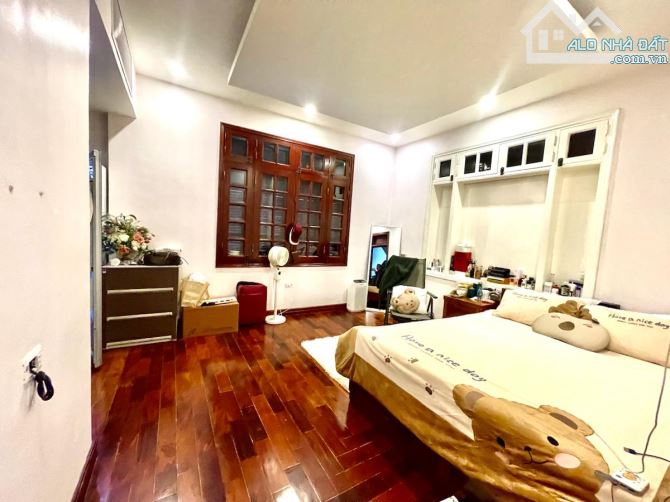 BIỆT THỰ ĐƠN LẬP MẶT PHỐ BÁN ĐẢO LINH ĐÀM-THIẾT KẾ HIỆN ĐẠI-MẶT TIỀN 12.5m-4 TÂNG+HẦM