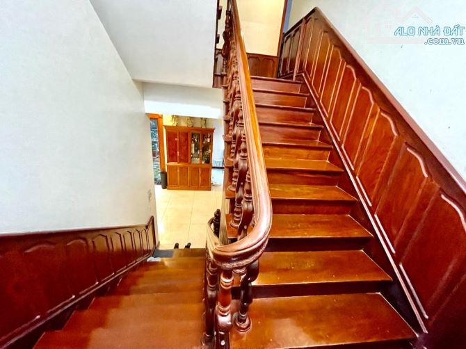 BIỆT THỰ ĐƠN LẬP MẶT PHỐ BÁN ĐẢO LINH ĐÀM-THIẾT KẾ HIỆN ĐẠI-MẶT TIỀN 12.5m-4 TÂNG+HẦM