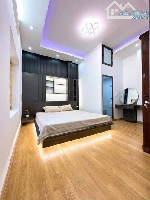 Hồng Mai - 4.2 tỷ - 4 tầng dân xây full nội thất - trung tâm quận Hai Bà