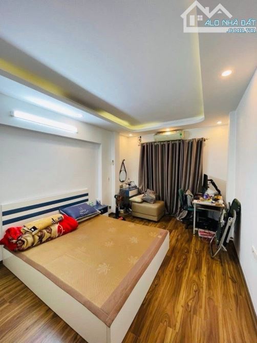 Trung tâm Thanh Xuân ô tô đỗ cổng, sát vành đai 2.5