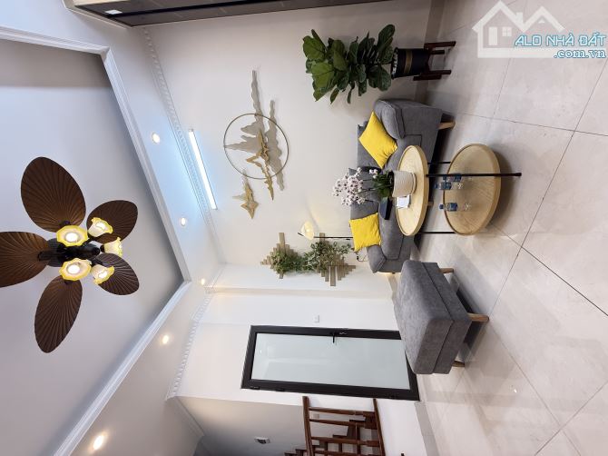 NHÀ ĐẸP PHỐ KIM NGƯU – NGÕ TO, THÔNG – MẶT TIỀN RỘNG HIẾM – Ở SƯỚNG