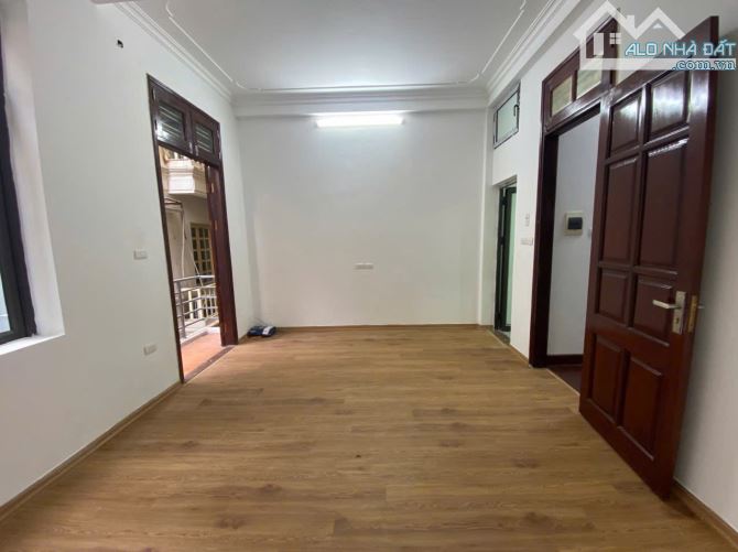 Bán nhà ngõ 142 Đại Từ, Hoàng Mai 35m2, nhỉnh 8 tỷ, 5 tầng, mt: 5m, sổ vuông vắn