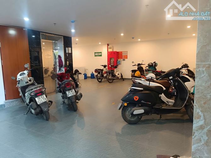 CCMN 7 tầng thang máy Võ Chí Công, 106m2 x mtiền 11m, 25 phòng~1.6 tỷ/năm. Giá 30.5 tỷ