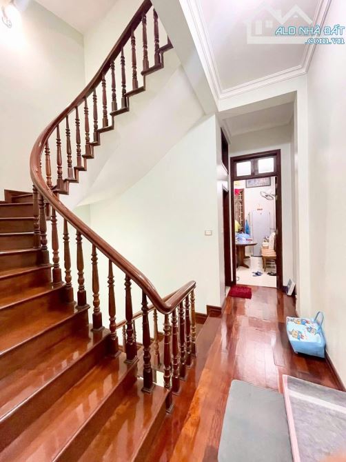 Giảm 2 tỷ bán nhà Phùng chí kiên cầu giấy ngõ thông 3 ôtô tránh vỉa hè kih doah,2 thoáng