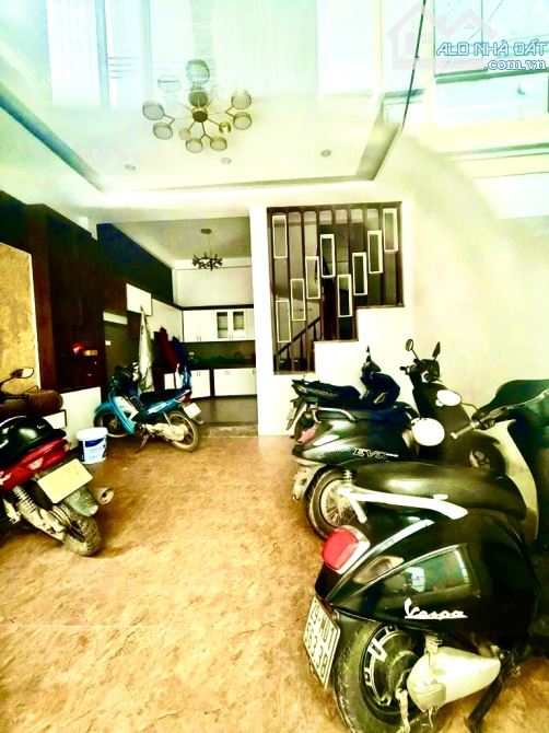 LÔ GÓC HIẾM – NHÀ 5 TẦNG MẶT NGÕ – MT 5M – 2 MẶT THOÁNG – Ô TÔ TRÁNH – KINH DOANH ĐỈNH