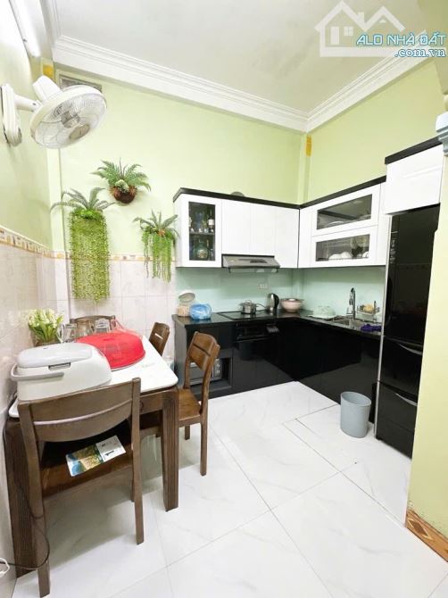 VĨNH HƯNG , 34M² , NGÕ THOÁNG , GẦN Ô TÔ , 3PN Ở NGAY , GIÁ HỢP LÝ , 6,75 TỶ