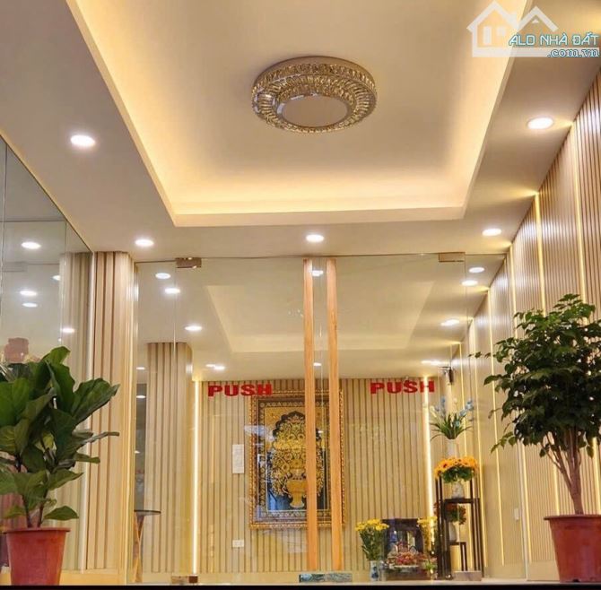 Hiếm,Tòa nhà Văn phòng Đỗ Quang 100m x 7T, MT 7.5m, Vỉa hè, Ô tô tránh, KD đỉnh, 58 tỷ