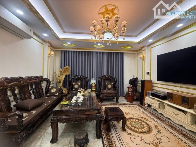 BÁN NHÀ PHỐ NGUYỄN PHONG SẮC PHÂN LÔ OTO TRÁNH DT60m2 TOÀ NHÀ 8T THANG MÁY. 26 TỶ