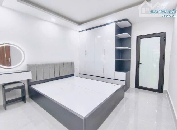 BÁN NHÀ TẬP THỂ TẦNG 1 NGUYỄN TRÃI, THANH XUÂN, SỬ DỤNG 80M2, ÔTÔ VÀO NHÀ, KINH DOANH TỐT