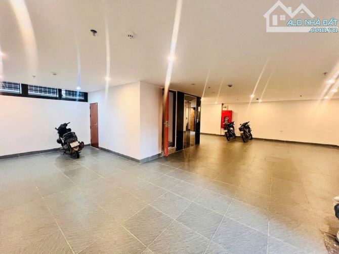 CCMN 7 tầng thang máy Võ Chí Công, 106m2 x mtiền 11m, 25 phòng~1.6 tỷ/năm. Giá 30.5 tỷ