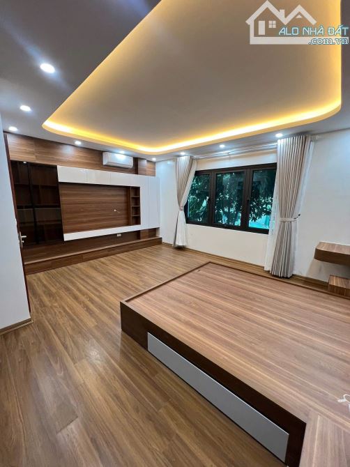 PHAN KẾ BÍNH - BA ĐÌNH - LÔ GÓC - FULL NỘI THẤT - 40m2 5 tầng mặt tiền 5m Giá 17.8 tỷ