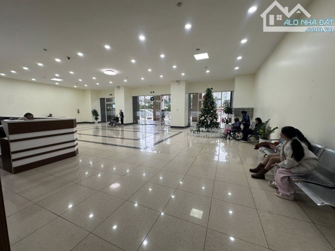 GIA ĐÌNH CẦN BÁN CĂN HỘ CC 34T HOÀNG ĐẠO THUÝ, 131m2, 3 PN, VIEW THOÁNG, NỘI THẤT XỊN