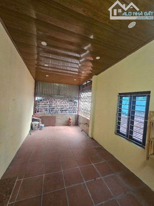 BÁN NHÀ HỒNG HÀ HOÀN KIẾM 50M NHỈNH 9TỶ NHÀ DÂN XÂY GẦN PHỐ NGÕ RỘNG VỊ TRÍ HIẾM FULL TÍCH