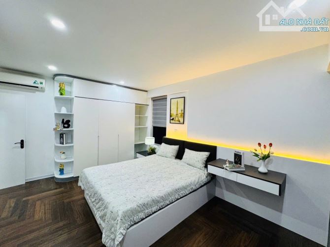 GIA ĐÌNH CẦN BÁN CĂN HỘ CC 34T HOÀNG ĐẠO THUÝ, 131m2, 3 PN, VIEW THOÁNG, NỘI THẤT XỊN