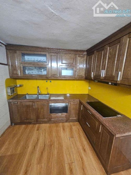 BÁN NHÀ HỒNG HÀ HOÀN KIẾM 50M NHỈNH 9TỶ NHÀ DÂN XÂY GẦN PHỐ NGÕ RỘNG VỊ TRÍ HIẾM FULL TÍCH