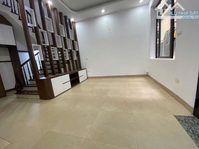 Bán nhà ngõ 142 Đại Từ, Hoàng Mai 35m2, nhỉnh 8 tỷ, 5 tầng, mt: 5m, sổ vuông vắn