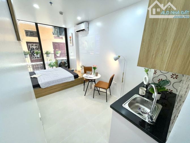 Bán tòa nhà Nguyễn Khánh Toàn, 90m², 9 tầng, lô góc, MT 5,1m, dT 180tr, nhỉnh 43tỷ