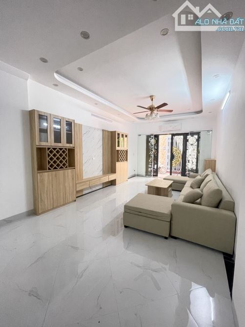 Bán Nhà phố Nam Dư, Vĩnh Hưng 37/50M -4T Ô Tô đỗ cửa, Gần Phố Full Nội Thất Nhỉnh 7 Tỷ(TL)