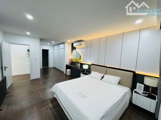 GIA ĐÌNH CẦN BÁN CĂN HỘ CC 34T HOÀNG ĐẠO THUÝ, 131m2, 3 PN, VIEW THOÁNG, NỘI THẤT XỊN