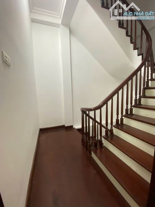 Bán nhà ngõ 142 Đại Từ, Hoàng Mai 35m2, nhỉnh 8 tỷ, 5 tầng, mt: 5m, sổ vuông vắn