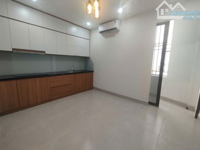 Cần bán nhà tại KĐT định Công, nhà 2 mặt ngõ ô tô, kinh doanh tốt, 5 tầng thang máy 24 tỷ