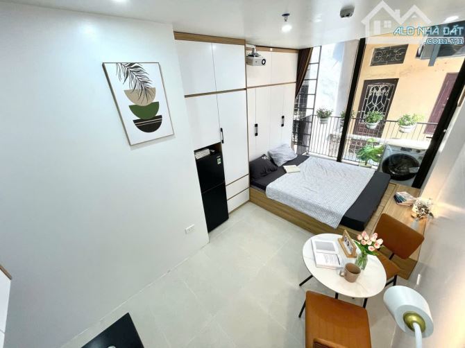 Bán tòa nhà Nguyễn Khánh Toàn, 90m², 9 tầng, lô góc, MT 5,1m, dT 180tr, nhỉnh 43tỷ