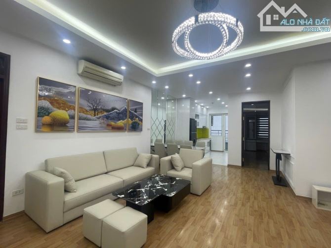 GIA ĐÌNH CẦN BÁN CĂN HỘ CC 34T HOÀNG ĐẠO THUÝ, 131m2, 3 PN, VIEW THOÁNG, NỘI THẤT XỊN