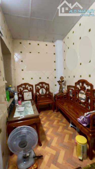 BÁN NHÀ HÀNG BỒ HOÀN KIẾM GẦN PHỐ NHÀ ĐẸP THOÁNG FULL TIỆN ÍCH GIÁ CHỈ NHỈNH 7 TỶ