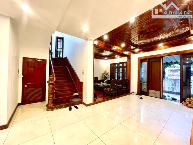 BIỆT THỰ ĐƠN LẬP MẶT PHỐ BÁN ĐẢO LINH ĐÀM-THIẾT KẾ HIỆN ĐẠI-MẶT TIỀN 12.5m-4 TÂNG+HẦM