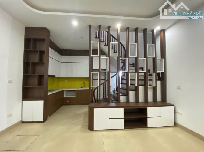 Bán nhà ngõ 142 Đại Từ, Hoàng Mai 35m2, nhỉnh 8 tỷ, 5 tầng, mt: 5m, sổ vuông vắn