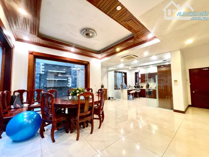 BIỆT THỰ ĐƠN LẬP MẶT PHỐ BÁN ĐẢO LINH ĐÀM-THIẾT KẾ HIỆN ĐẠI-MẶT TIỀN 12.5m-4 TÂNG+HẦM