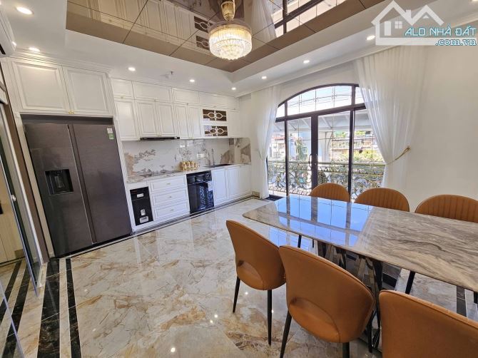 7 tầng thang máy siêu đẹp Mặt Phố Đại La, vỉa hè thênh thang, mặt tiền 5m. Giá 30.8 tỷ