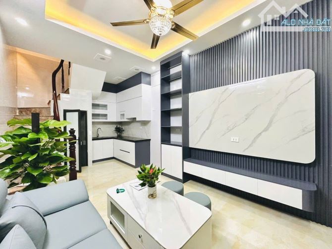 Bán gấp nhà Giáp Bát- nhà đẹp,bay nhanh, cách mặt phố 20m 6,5 tỷ, 25m2, 3PN, 2WC