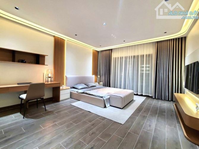 CỰC HIẾM NHÀ ĐẸP MẶT PHỐ LA THÀNH ĐỐNG ĐA- LÔ GÓC 2 THOÁNG KD SẦM UẤT- DT 48M/5T/GIÁ 18 TỶ