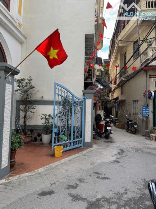 CHỈ 8,65 TỶ CÓ NGAY NHÀ CẦU GIẤY Ở NGAY CHO VỢ CHỒNG TRẺ, CHỢ TRƯỜNG NGAY NHÀ, DÂN TRÍ CAO