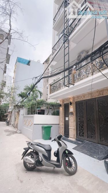 Bán căn hộ dòng tiền mặt ngõ Lô góc 2 MT full nội thất xịn ô tô vào nhà mới dòng không