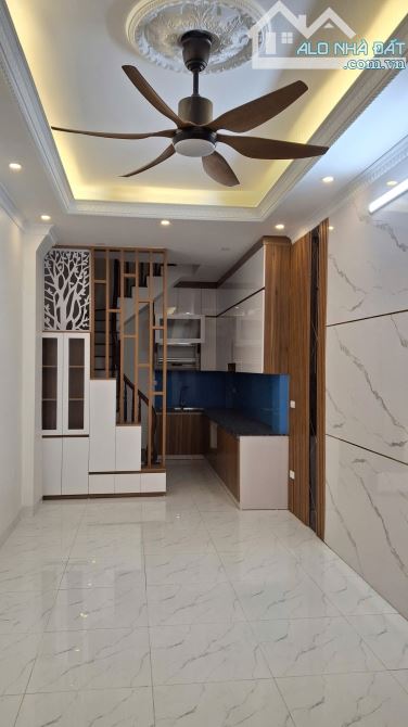 Bán Nhà 5 Tầng 36M Lô Góc Nam Dư - Lĩnh Nam gần phố, ngõ nông đẹp chỉ 7.1 Tỷ(TL)