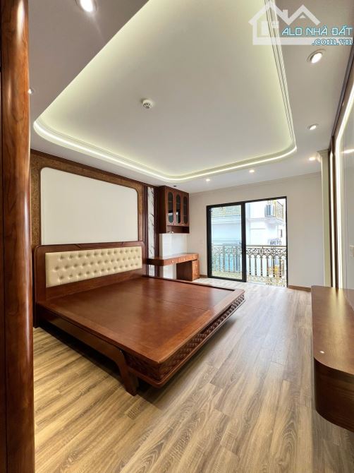 TRẦN QUỐC HOÀN – 40M2 – 7 TẦNG – GARA, Ô TÔ VÀO NHÀ – THANG MÁY – PHÂN LÔ – 21.7 TỶ