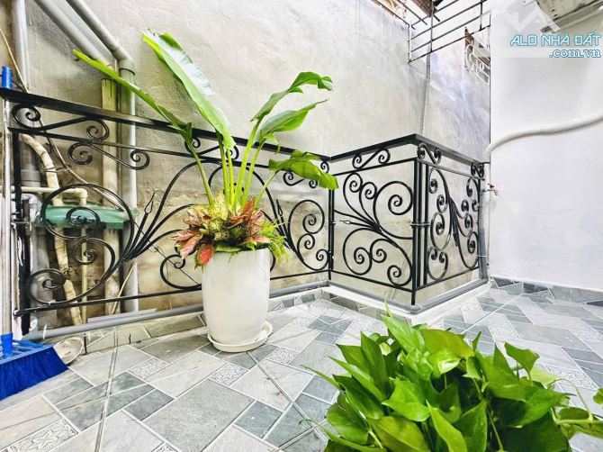 Bán gấp nhà Giáp Bát- nhà đẹp,bay nhanh, cách mặt phố 20m 6,5 tỷ, 25m2, 3PN, 2WC