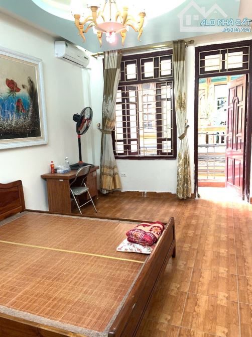 Cần bán gấp nhà Khương Trung ô tô vào nhà kinh doanh sầm uất 45m 5t giá cực tốt