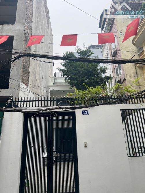 BÁN NHÀ LÔ GÓC LẠC LONG QUÂN – 2 THOÁNG – VIEW HỒ TÂY – CHỈ 20M RA MẶT PHỐ