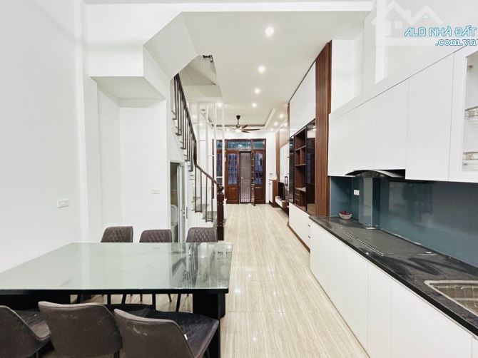 Bán nhà phố Hàng Bài 50m² 3 phòng ngủ Ô tô đỗ Ở sướng chỉ 4,65 tỷ