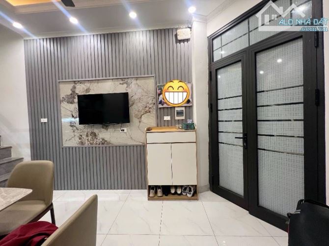 Phố Yên Lãng | 43m² × 5 tầng | Giá 8 tỷ 200 Khu dân trí cao, môi trường sống sạch sẽ