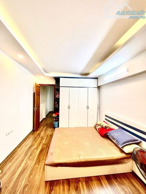 Bán nhà Bùi Xương Trạch - Thanh Xuân - Ngõ nông - Gần Ôtô - 35m2*4T