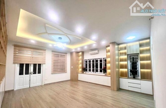 Bán gấp nhà Trung Kính Cầu Giấy ngõ thông ô tô tránh vỉa hè kinh doanh, 2 mặt thoáng, gần