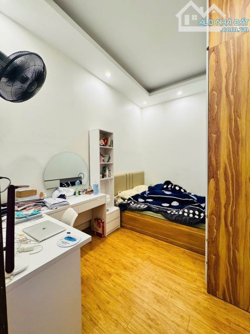 BÙI HUY BÍCH 5 TẦNG - 3PN – PHÂN LÔ - Ô TÔ ĐỖ CỬA - CHÀO 11 ĐỒNG.